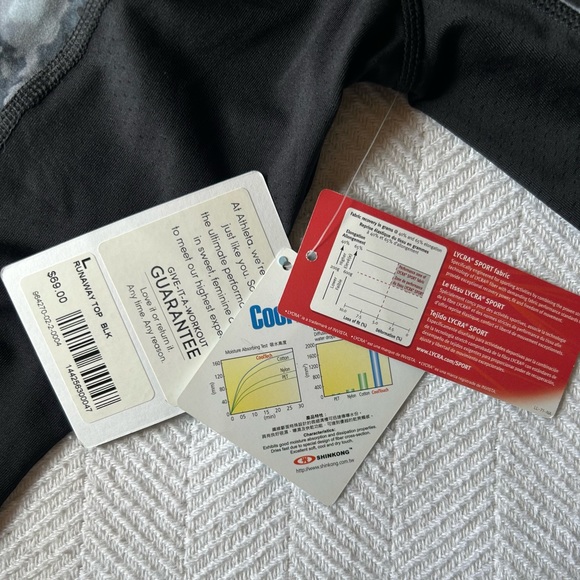 Athleta Runaway Top Black Long Sleeve Lycra Large NWT Workout Running Gym - Picture 7 of 7